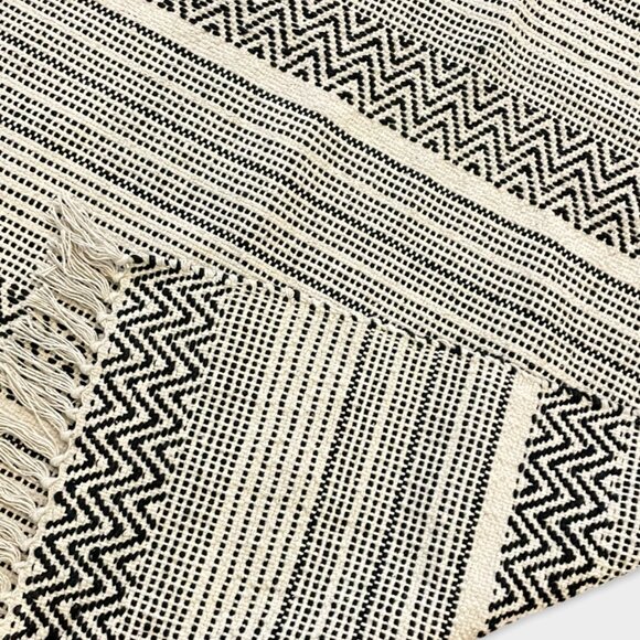 Handwoven tablecloth/blanket KILIM - Picture 2 of 3